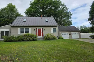 137 Barlen St, Farmington, ME 04938 - Photo 4