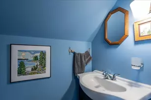 90 Pearl St, Camden, ME 04843 - Photo 26