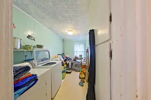 27 Vine St, Livermore Falls, ME 04254 - Photo 4