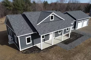 9 Lilac Ln, Houlton, ME 04730 - Photo 2