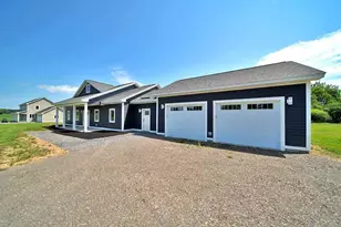 9 Lilac Ln, Houlton, ME 04730 - Photo 2