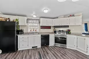 192 Bowdoinham Rd, Lisbon, ME 04252 - Photo 10