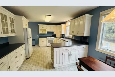4 Dorcas Avenue, Caribou, ME 04736 - Photo 8