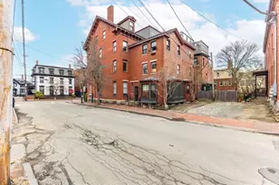 22 Pine St, Portland, ME 04102 - Photo 16