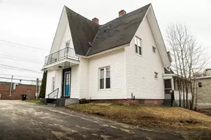 21 Bridge St, Lewiston, ME 04240 - Photo 6