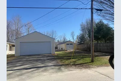 39 E Leavitt Street, Skowhegan, ME 04976 - Photo 4