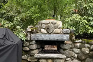 107 Bay View St, Camden, ME 04843 - Photo 8