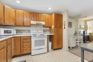 39 W Grand Ave, Old Orchard Beach, ME 04064 - Photo 20