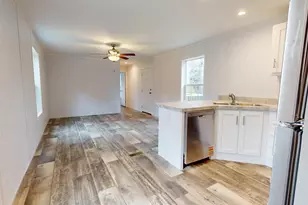 26 Round Stone Rd, Mount Vernon, ME 04352 - Photo 8