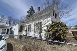 27 Royal St, Winthrop, ME 04364 - Photo 2