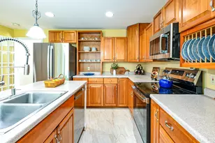 320 Holmes Rd, Scarborough, ME 04074 - Photo 18