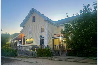 62 W Main Street, Vinalhaven, ME 04863 - Photo 2