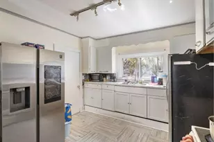 154 Madison St, Auburn, ME 04210 - Photo 10