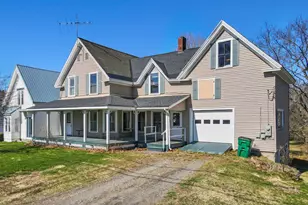 17 Grange St, Dover Foxcroft, ME 04426 - Photo 2