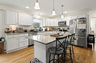 690 Auburn St, Portland, ME 04103 - Photo 8