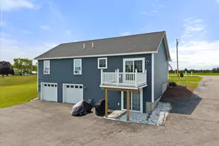 879 Blackstream Rd, Hermon, ME 04401 - Photo 2
