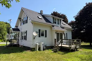 33 Lakeview St, Lincoln, ME 04457 - Photo 2