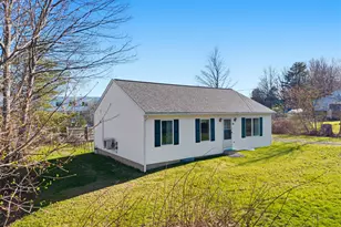 15 W Hill Terrace, Gardiner, ME 04345 - Photo 2