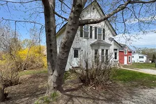 149 Pleasant St, Rockland, ME 04841 - Photo 2