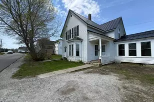 149 Pleasant St, Rockland, ME 04841 - Photo 2