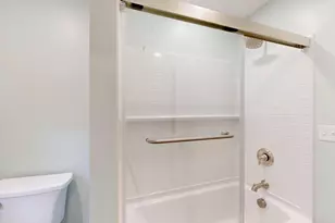 10 Riley St, Lewiston, ME 04240 - Photo 18
