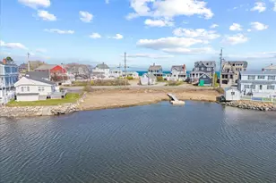114 Webhannet Dr, Wells, ME 04090 - Photo 2