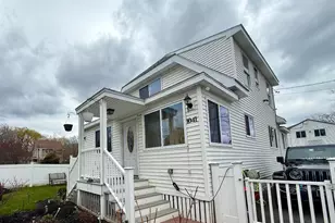 1041 Ocean Ave, Portland, ME 04103 - Photo 1
