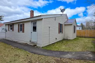 29 Elizabeth St, Presque Isle, ME 04769 - Photo 4
