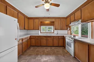 14 Windy St, Augusta, ME 04330 - Photo 8