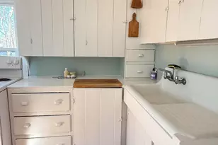 7 Mountain St, Vinalhaven, ME 04863 - Photo 8
