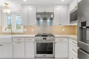 256 Berwick Rd, Ogunquit, ME 03907 - Photo 4