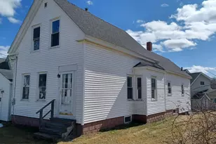 3 Pleasant St, Fairfield, ME 04937 - Photo 32