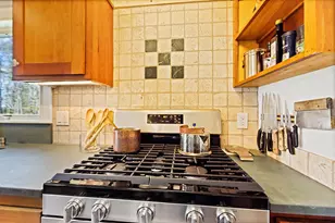 183 Mountain Rd, Falmouth, ME 04105 - Photo 10