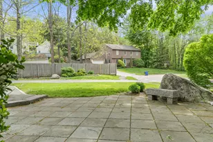 37 Shelby Ln, South Portland, ME 04106 - Photo 2