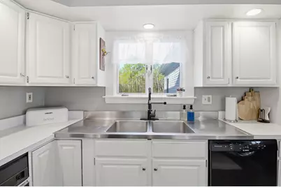560 W Auburn Road, Auburn, ME 04210 - Photo 12