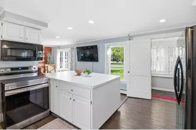 560 W Auburn Road, Auburn, ME 04210 - Photo 10
