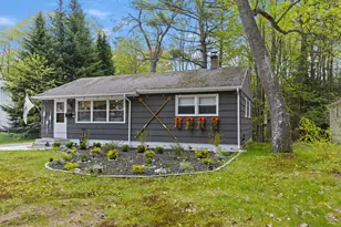 37 Thompson St, Brunswick, ME 04011 - Photo 2