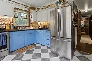 37 Thompson St, Brunswick, ME 04011 - Photo 8