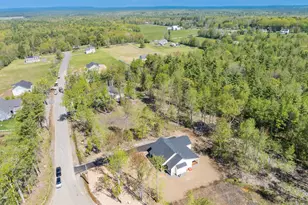 25 Tomahawk Ln, Berwick, ME 03901 - Photo 2