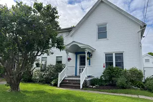 57 Crescent St, Rockland, ME 04841 - Photo 1