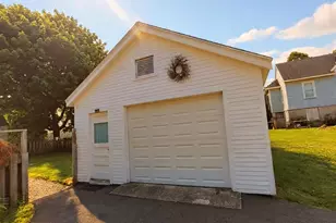 57 Crescent St, Rockland, ME 04841 - Photo 4