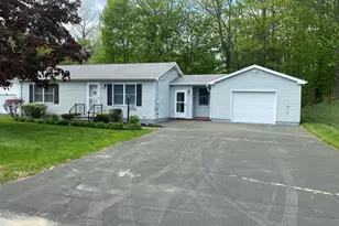 28 St Patrick Ave, Lewiston, ME 04240 - Photo 12