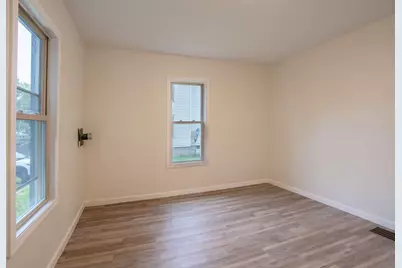 172 Highland Avenue, Gardiner, ME 04345 - Photo 18