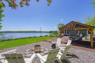 170 Lake View Dr, Rockland, ME 04841 - Photo 2