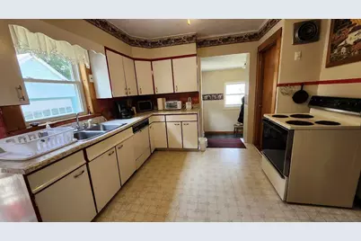 28 Eastland Avenue, Millinocket, ME 04462 - Photo 6