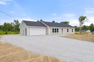 9 Blue Sky Dr, Levant, ME 04456 - Photo 2