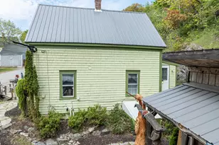 19 Sullivan St, Eastport, ME 04631 - Photo 8
