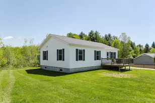 135 Meadow Ln, Farmington, ME 04938 - Photo 4
