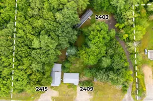 2409 Sanford Rd, Wells, ME 04090 - Photo 2