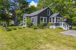 8 Somerset Ave, Old Orchard Beach, ME 04064 - Photo 2